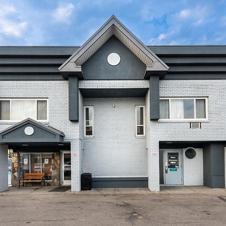 Travelodge By Wyndham Calgary South Exterior foto