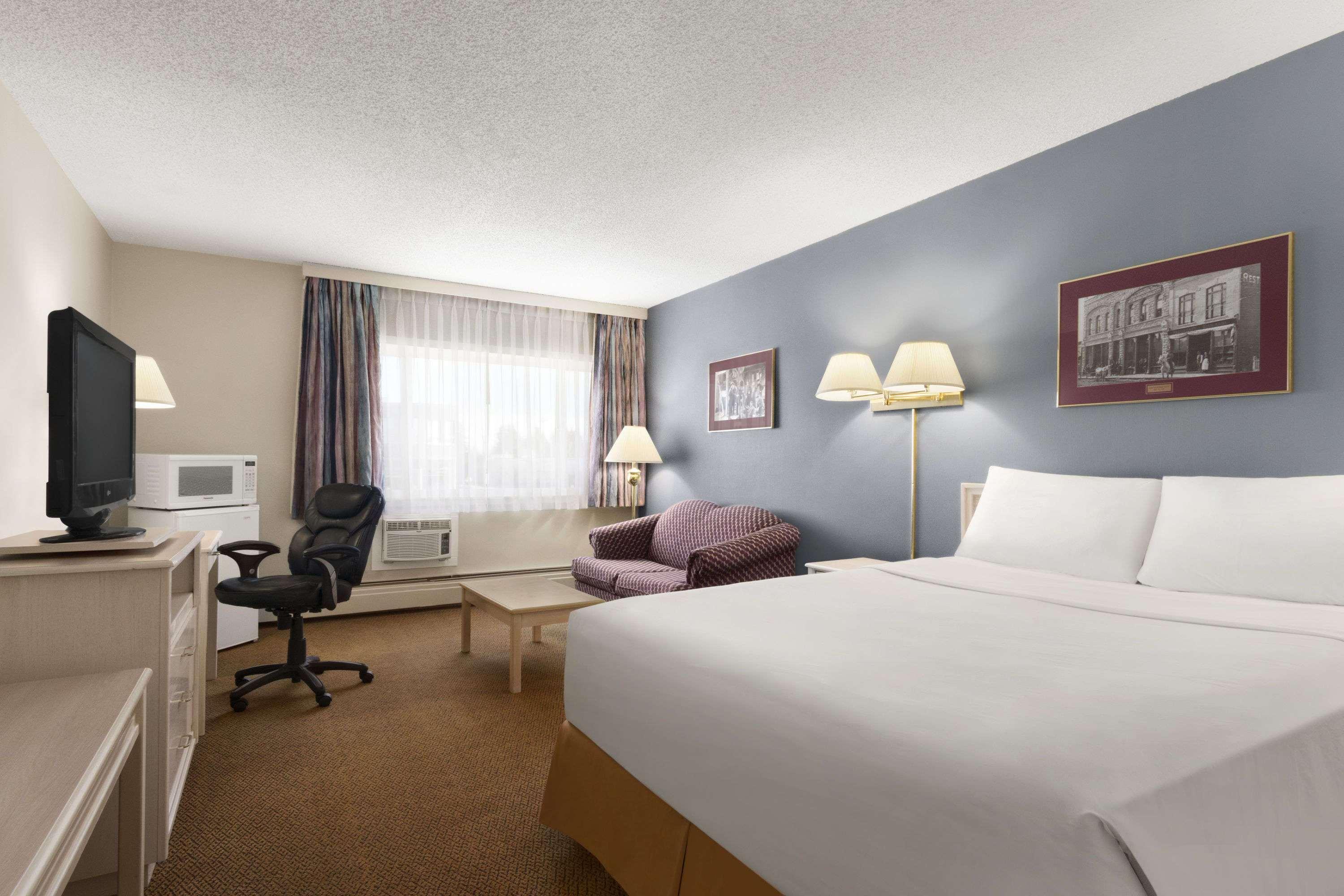 Travelodge By Wyndham Calgary South Exterior foto